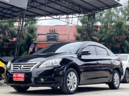 Nissan Sylphy 1.8 V ปี2012 รถเก๋ง 4 ประตู 