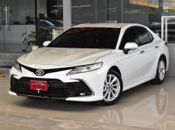 Toyota CAMRY 2.5 Sport ปี 2022 สวยสภาพป้ายแดง ใช้น้อยมากกก เข้าศูนย์ตลอด Warranty2026 รถบ้านมือเดียว