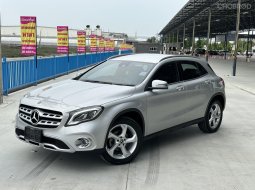 2019 Mercedes-Benz GLA200 1.6 Urban รถเก๋ง 5 ประตู ออกรถ 0 บาท