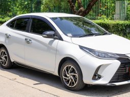 ขาย รถมือสอง 2020 Toyota Yaris Ativ 1.2 Sport Premium รถเก๋ง 4 ประตู 