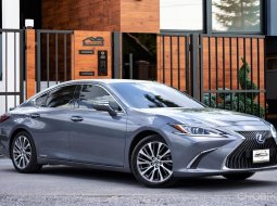 2020 Lexus ES 300h Luxury มี Warranty ศูนย์ถึง 2025