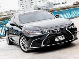 2018 Lexus ES300h 2.5 ES300h F SPORT รถเก๋ง 4 ประตู ออกรถ 0 บาท