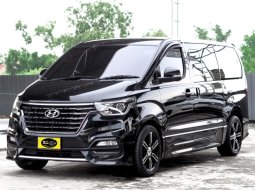 2020 Hyundai H-1 2.5 Deluxe  ฟรีค่าดำเนินการ