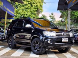 Toyota Fortuner 3.0 V ไมเนอร์เชนจ์ ปี 2009 จัดทรงลงแม็ก ฟิตเม้นกำลังดี ไม่เคยมีอุบัติเหตุ 
