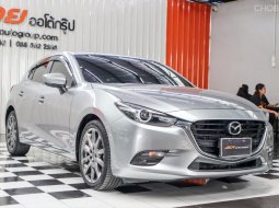 2019 Mazda 3 2.0 S Sports รถเก๋ง 5 ประตู 