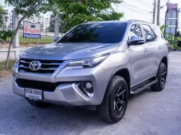 2016 Toyota Fortuner 2.4 V SUV ออกรถ 0 บาท