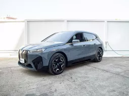 BMW iX xDrive50 Sport ดีเชล ปี 2023 สีน้ำเงิน