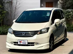 2011 Honda  Freed 1.5 SE รถมือเดียว ไมล์น้อย สวยเดิม พร้อมใช้งาน 