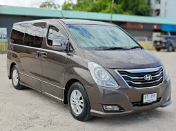 HYUNDAI H1 deluxe ปี2014 ประตูไฟฟ้า ไมล์น้อย เจ้าของดีแลดี ภายในใหม่ สวย สะอาด รถสวยเหมือนเดิมครับ