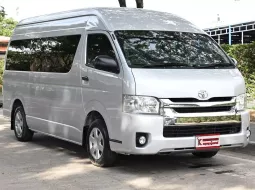 รถตู้ Toyota Commuter 3.0 D4D MT 2017 รถใช้งานในครอบครัวป้ายฟ้า ไมล์ 9 หมื่นกว่าโล