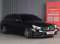 Benz C300 2.1 W205 HYBRID AMG Dynamic 2015 รถบ้านมือเดียวใช้งานน้อยไมลืเพียง 1.3 แสนกว่าโล 