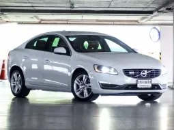 2014 Volvo S60 1.6 T4F รถเก๋ง 4 ประตู ออกรถง่าย รถสวย ไมล์น้อย 