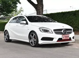 Mercedes-Benz A250 2.0 W176 Sport 2014 รถบ้านมือเดียวออกศูนย์ใช้งานน้อยไมล์เพียง 7 หมื่นกว่าโล 