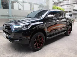 2020 TOYOTA REVO DOUBBLECAB 2.4 MID PRERUNNER (BI-LED) เกียร์ธรรมดา สีดำ  วิ่ง 27,727 กม. รถสวย