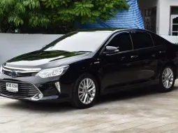Toyota Camry 2.5 Hybird Premium  ปี 2015 เครื่องยนต์เบนซิน 4 สูบ 2.5 ลิตร ทำงานร่วมกับมอเตอร์ไฟฟ้า