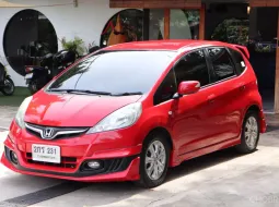 ขายรถ Honda JAZZ 1.5 V i-VTEC ปี2013 รถเก๋ง 5 ประตู 