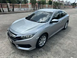 CIVIC FC 1.8 E 2016 ประวัติศูนย์ครบ รถไม่เคยมีอุบัติเหตุ เจ้าของดูแลรักษารถอย่างดี