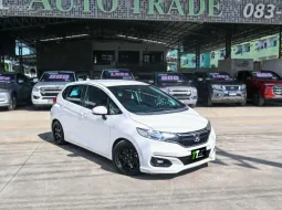 2018 Honda JAZZ 1.5 i-VTEC รถเก๋ง 5 ประตู รถบ้านมือเดียว