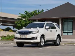 ขายรถ TOYOTA FORTUNER 3.0 V 4WD ปี 2012