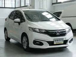 2019 Honda JAZZ 1.5 i-VTEC รถเก๋ง 5 ประตู ฟรีดาวน์