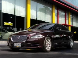 Jaguar XJ 2.0  รถเก๋ง 4 ประตู 