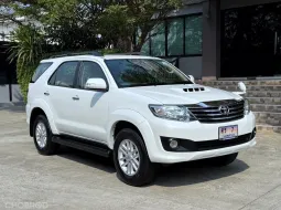 2013 TOYOTA FORTUNER 3.0V รถมือเดียวออกป้ายแดง รถวิ่งน้อยเพียง 155,000 กม รถไม่เคยมีอุบัติเหตุครับ