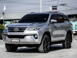 2016 Toyota Fortuner 2.4 V SUV ฟรีดาวน์