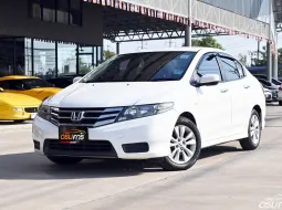 Honda City 1.5 V i-VTEC 2013 รถบ้านมือเดียวออกศูนย์ใช้งานน้อยประวัติดีมาก