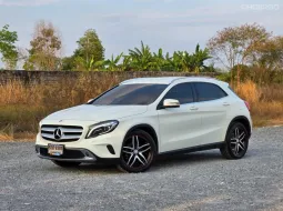 MERCEDES-BENZ GLA200 Urban (W156) ปี 2015 Compact SUV ระดับพรีเมี่ยม ไมล์น้อย ขับง่าย ราคาน่าคบ