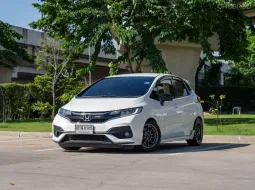 2019 Honda JAZZ 1.5 i-VTEC RS รถเก๋ง 5 ประตู รถสวย