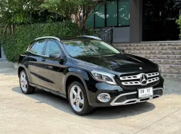 2020 BENZ GLA 200 FACELIFT รถมือเดียว เลขไมล์ 60,000 กม รถเข้าศูนย์ทุกระยะ ไม่เคยมีอุบัติเหตุครับ