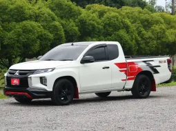 MITSUBISHI TRITON 2.5 DID RALLIART CAB  M/T ปี2022 สีขาว 
