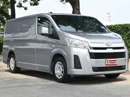 Toyota Hiace 2.8 ECO 2021 รถตู้เตี้ยหน้ายาว ตู้บรรทุกจากศูนย์ เจ้าของเดิมขับคนเดียว