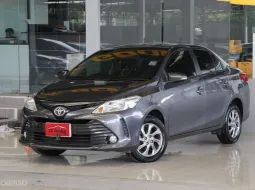Toyota VIOS 1.5 E ปี 2018 ไม่เคยติดแก๊สแน่นอน รถบ้านมือเดียว ใช้น้อยเข้าศูนย์ตลอด ออกรถ0บาท 