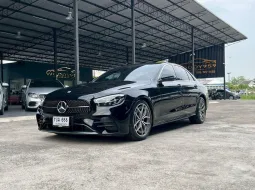 2021 Mercedes-Benz E-Class 2.0 E220d AMG sportรถเก๋ง 4 ประตู รถสภาพดี 