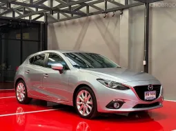 2016 MAZDA 3 2.0S 5 ประตู รถมือเดียวป้ายแดง วิ่งเพียง 90,000 กม เข้าศูนย์ทุกระยะ ไม่มีอุบัติเหตุครับ