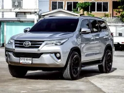 2015 Toyota Fortuner 2.8 V SUV ฟรีดาวน์