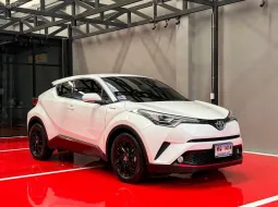 2019 TOYOTA CHR HV MID รถมือเดียว สภาพป้ายแดง รถวิ่งน้อยเพียง 58,000 กม รถไม่เคยมีอุบัติเหตุครับ