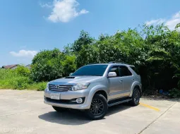 TOYOTA FORTUNER 3.0 V 2015 รถบ้าน มือเดียว สภาพดี
