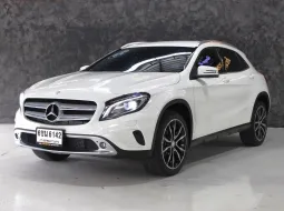 2016 Mercedes-Benz GLA-Class 1.6 GLA200 รถเก๋ง 5 ประตู รถบ้านแท้  มือเดียวป้ายแดง 