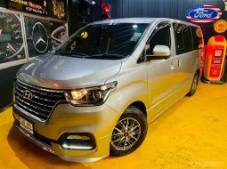 HYUNDAI H-1 2.5 DELUXE ออกห้างปี2021