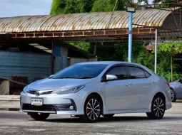 2017 Toyota Corolla Altis AT 1.8 ตัว S Sport  รถเก๋ง 4 ประตู 
