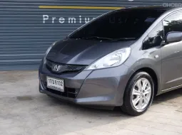 HONDA JAZZ 1.5V I-VTEC 2012 สีเทา วิ่ง 50,888 กม. สวยไม่เคยทำสี ไม่เคยมี อุบัคิเหตุ