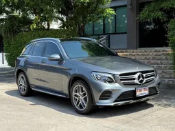 2017 BENZ GLC 250D AMG รถมือเดียวออกป้ายแดง รถวิ่งน้อย เข้าศูนย์ทุกระยะ ไม่เคยมีอุบัติเหตุครับ