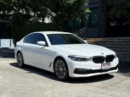 2019 BMW 520D G30 รถมือเดียวออกป้ายแดง รถวิ่งน้อย เข้าศูนย์ตรงตามระยะ รถไม่เคยมีอุบัติเหตุครับ