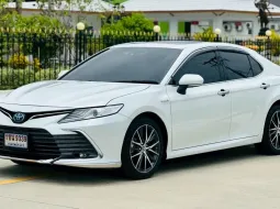2023 Toyota CAMRY 2.5 HEV Premium Luxury รถเก๋ง 4 ประตู รถบ้านแท้  ไมล์น้อย 18,000 มือเดียวป้าบแดง