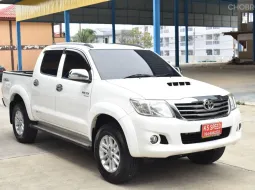 Toyota Vigo 2.5G Prerunner สีขาว เกียร์ออโต้ ปี2014