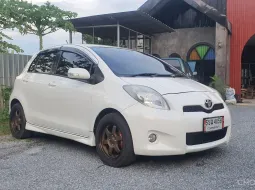 Toyota Yaris RS 1.5 สีขาว ปี 2013