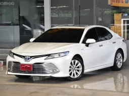 วารันตีศูนย์เหลือๆ รถบ้านแท้ 2021 Toyota CAMRY 2.5 Hybrid รถเก๋ง 4 ประตูฟรีดาวน์ 