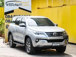 Toyota FORTUNER 2.8 V 4WD SUV ปี 2016 เครื่องดีเซล เกียร์ Auto รถสวย สภาพดี